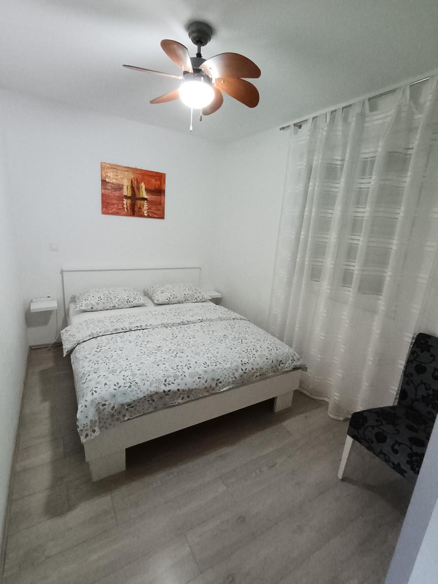 KaštelaLana I Natali公寓 外观 照片