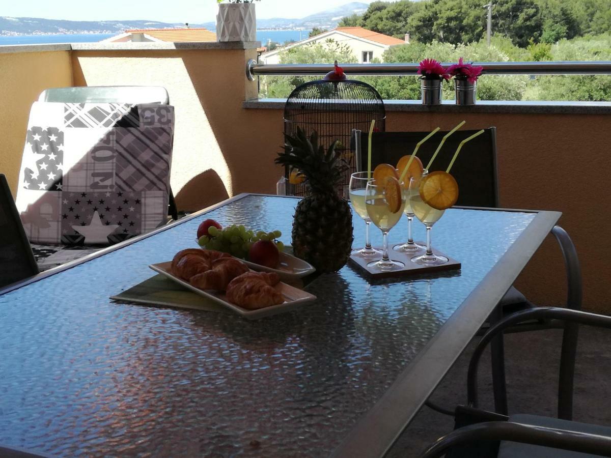 KaštelaLana I Natali公寓 外观 照片