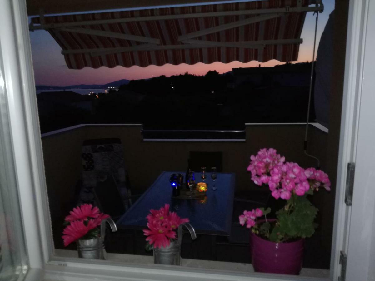 KaštelaLana I Natali公寓 外观 照片