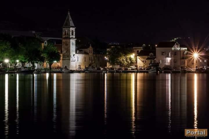 KaštelaLana I Natali公寓 外观 照片